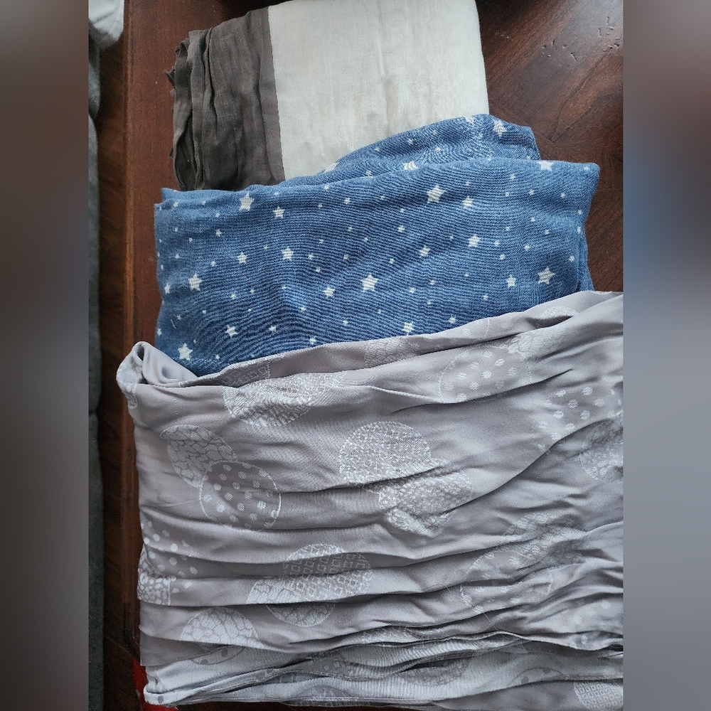 Bundle Of Colorful Scarfs (19 In Total) - Picture 6 of 6